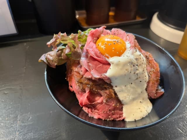 ローストビーフ丼 白いソース なに レシピ